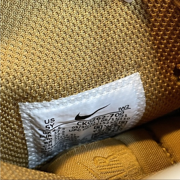 Nike - Picture 6 of 7